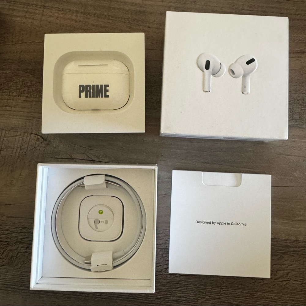 Prime Apple AirPods Pro with Charging Case - Picture 2 of 4
